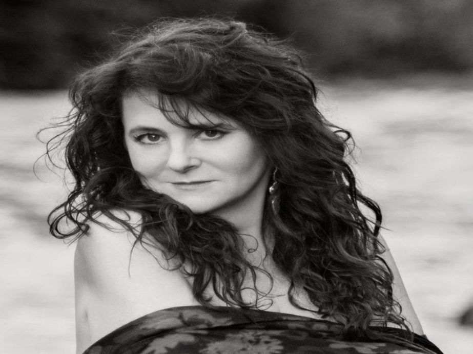 Musical poems about teen depression, learning how to fly in life, love stories, mental health , motherhood, marriage and trust are the topics of debut release ‘Anchor EP’ from’Carolee Rainey’