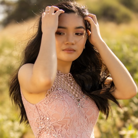 MHBOX BEST YOUNG POP STARS OF 2020: 17 Year old ‘Christine Lee’ makes a strong return with her well written, melodic and irresistible Pop sound on new big music video and single ‘Fallin’